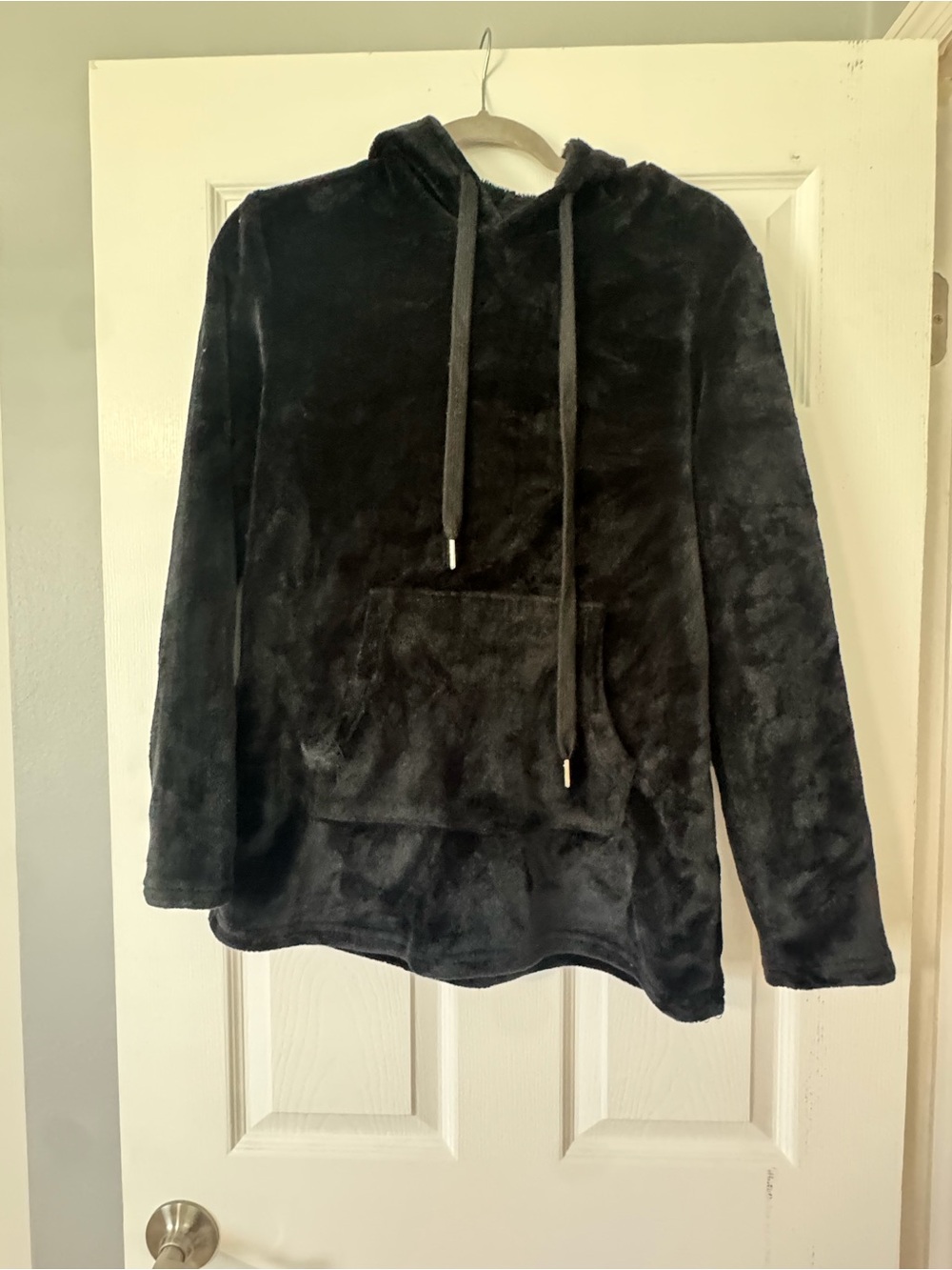 Daisy Fuentes Black Plush Crewneck Hoodie